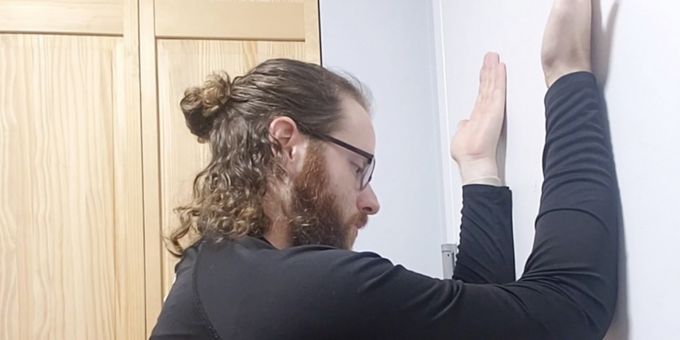 BWW Exclusive: Daily #MobilityMinute with Mark Fisher Fitness Trainer Harold Gibbons- Fist & Twist