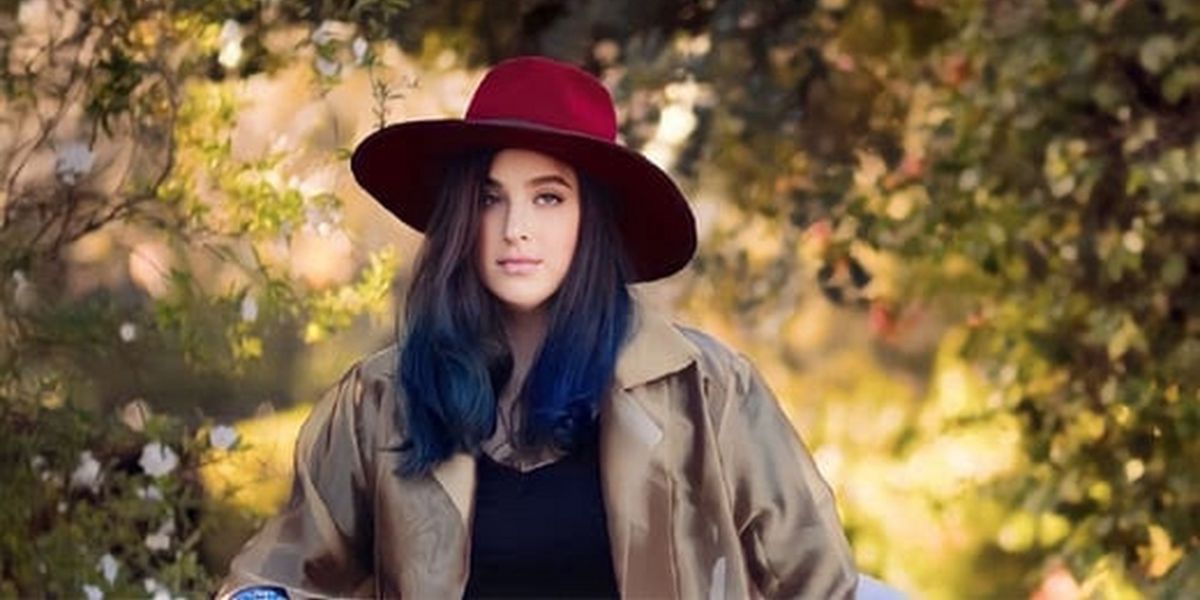 Devorah Drops New Single 'Inside My Head'