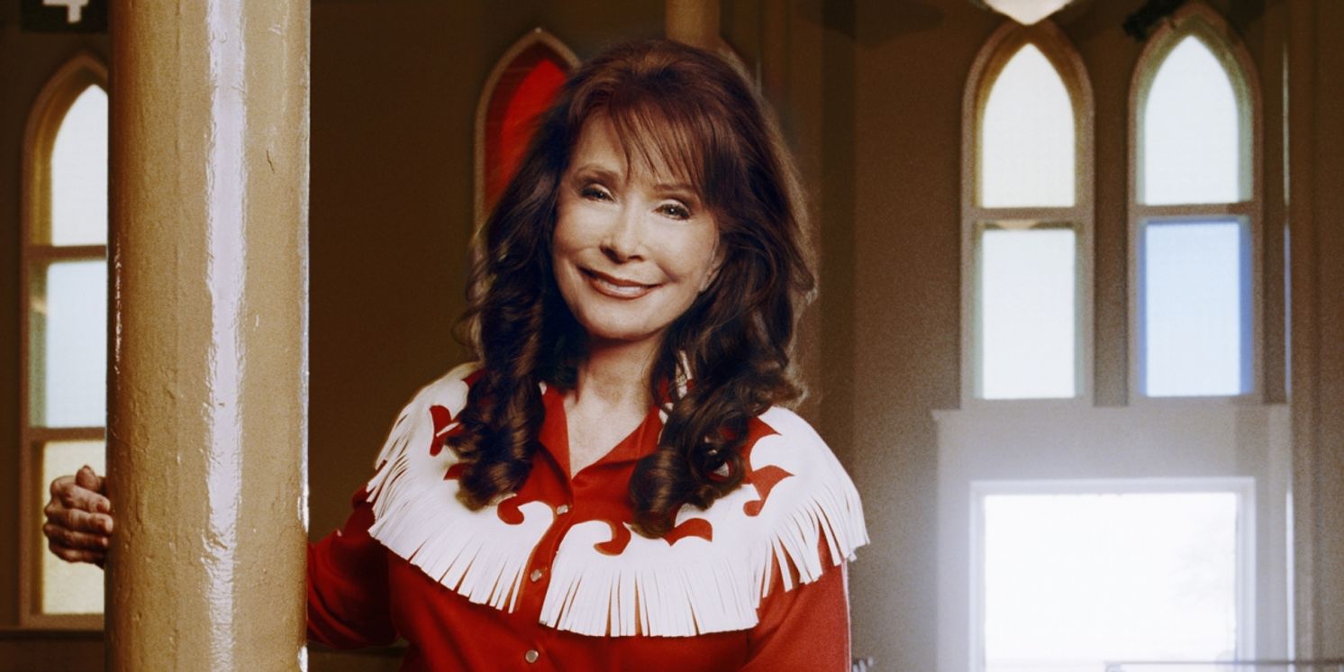Fellow Artists Remember Country Music Legend Loretta Lynn  Image