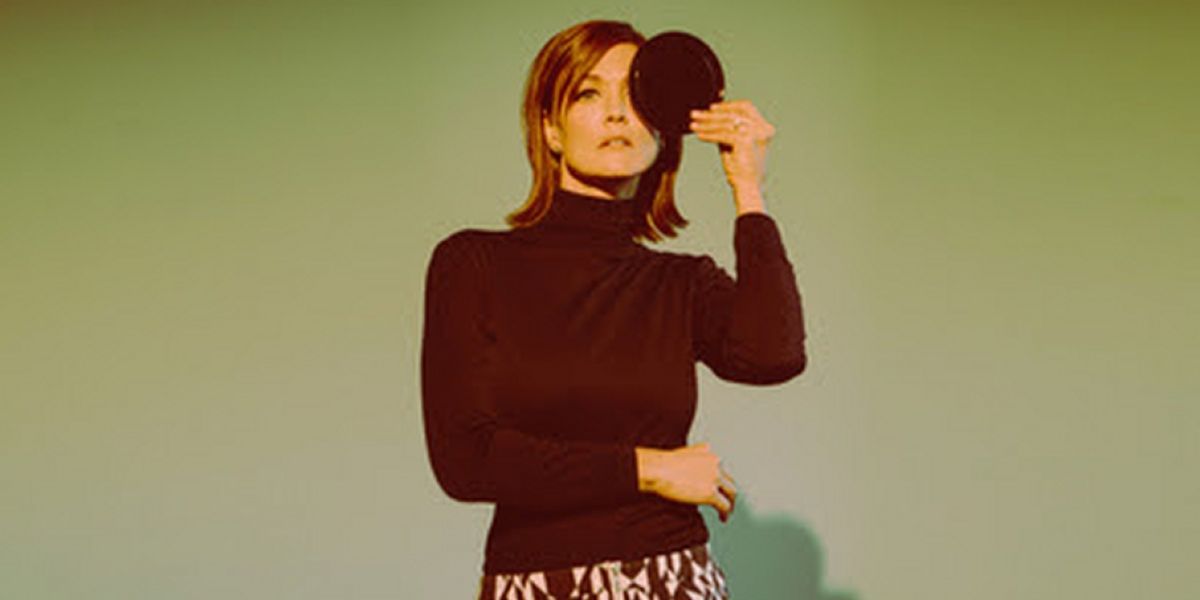 Jill Andrews Returns With New Single 'Dark Days'