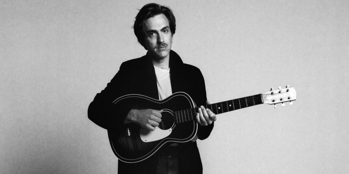 Andrew Combs' Releases New Album 'Sundays'