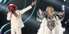 Interview: Debbie Gibson Reveals How Broadway Prepared Her For THE MASKED SINGER