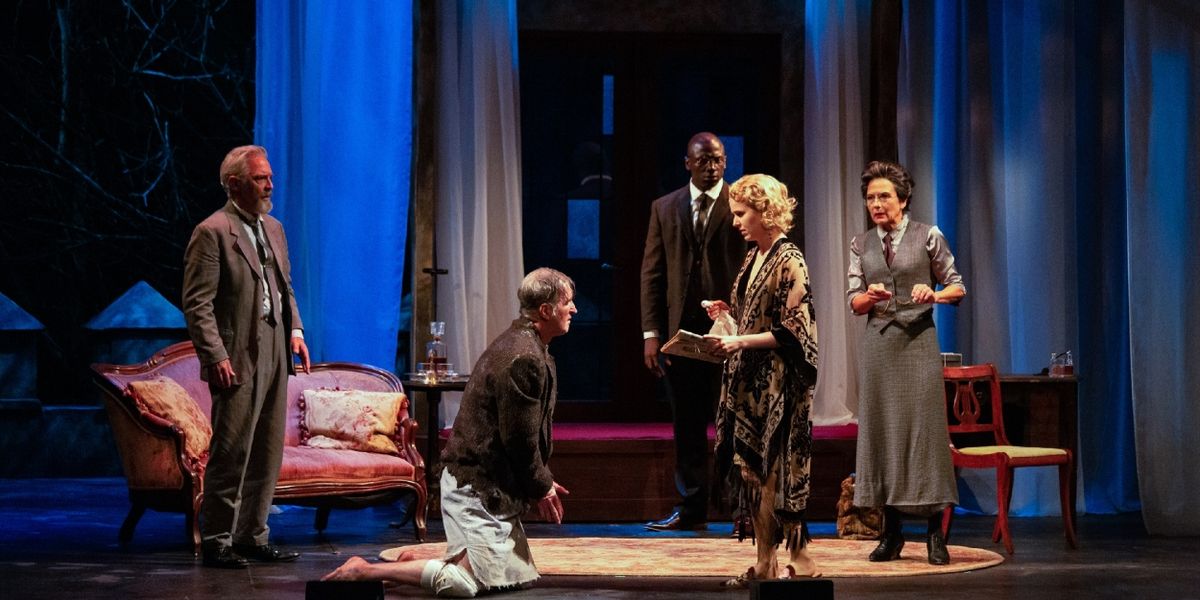 Review: DRACULA at Berkshire Theatre Group