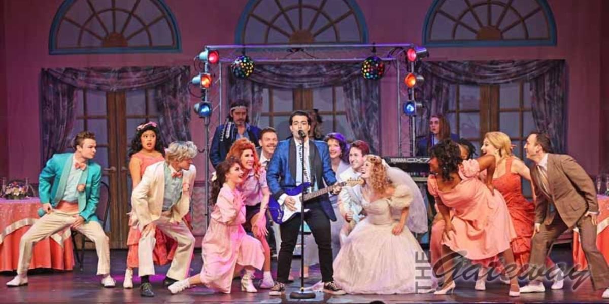 Review: THE WEDDING SINGER Brings the 80s Back To Life At The Gateway