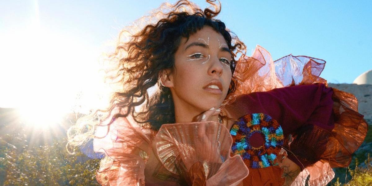 INDIGO DE SOUZA Releases New Single 'Smog'