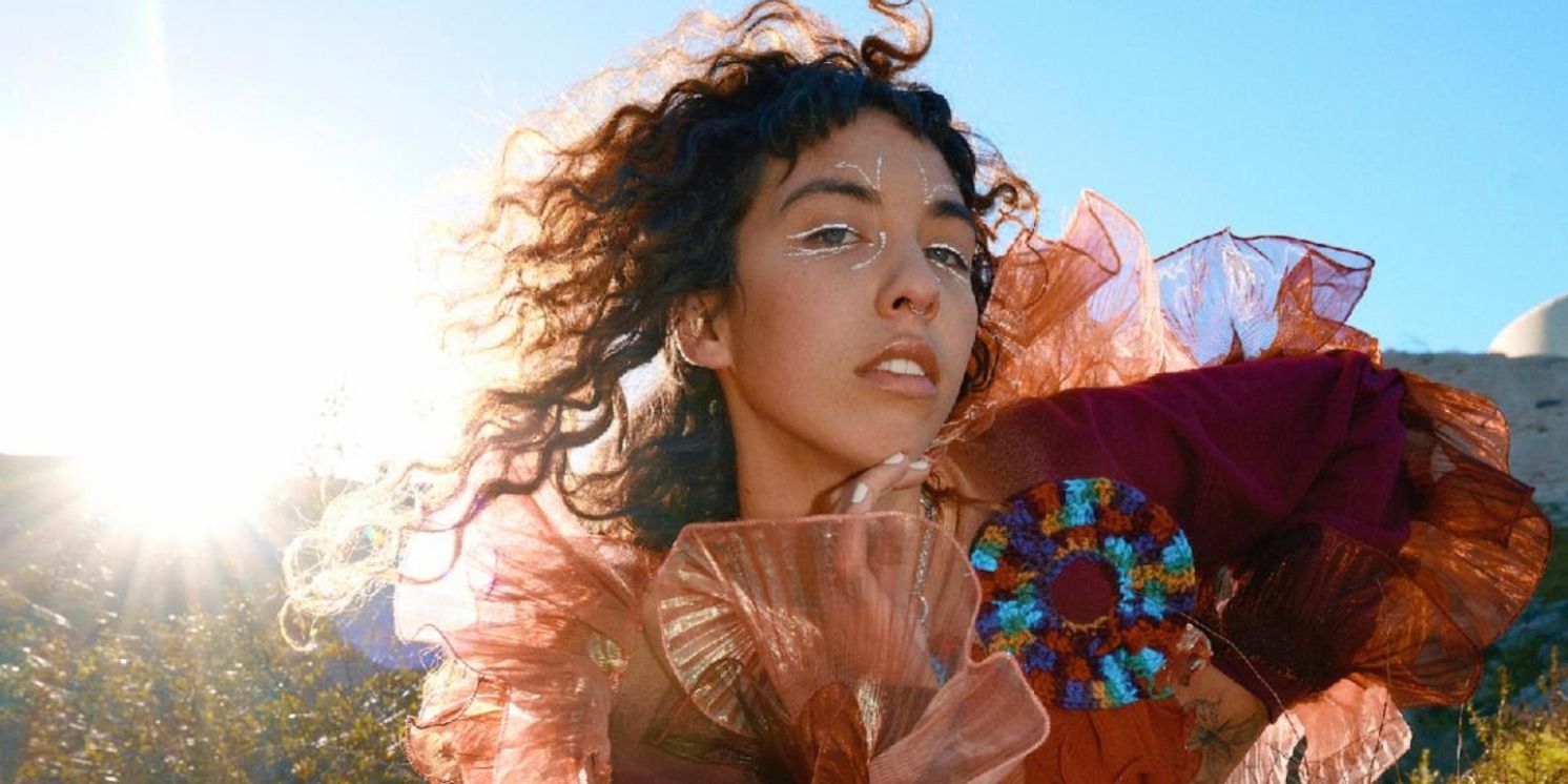 INDIGO DE SOUZA Releases New Single 'Smog'  Image