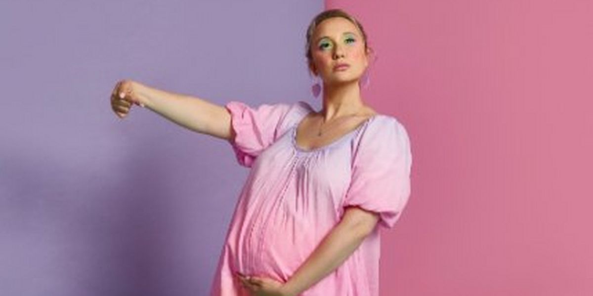 Edinburgh 2022: Review: JENNY BEDE: THE FIRST PREGNANT WOMAN IN THE WORLD, Underbelly