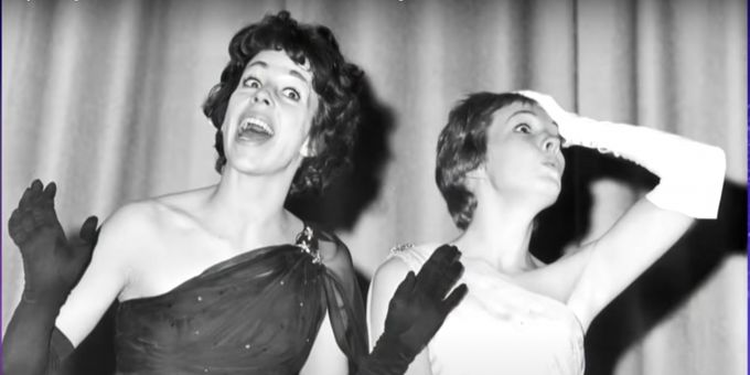 VIDEO: Julie Andrews Talks About Kissing Carol Burnett on THE KELLY CLARKSON SHOW