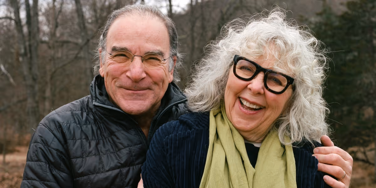 Mandy Patinkin & Kathryn Grody to Star in SEASONED Comedy Pilot on Showtime