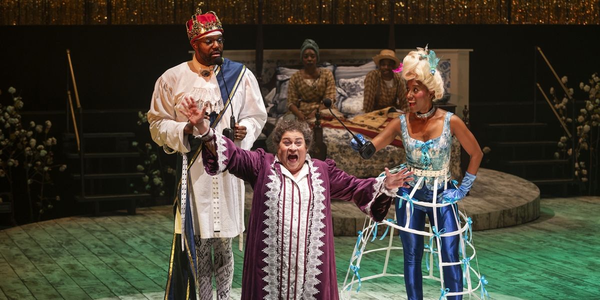 Review: THE MOST SPECTACULARLY LAMENTABLE TRIAL OF MIZ MARTHA WASHINGTON at Steppenwolf Theatre Company
