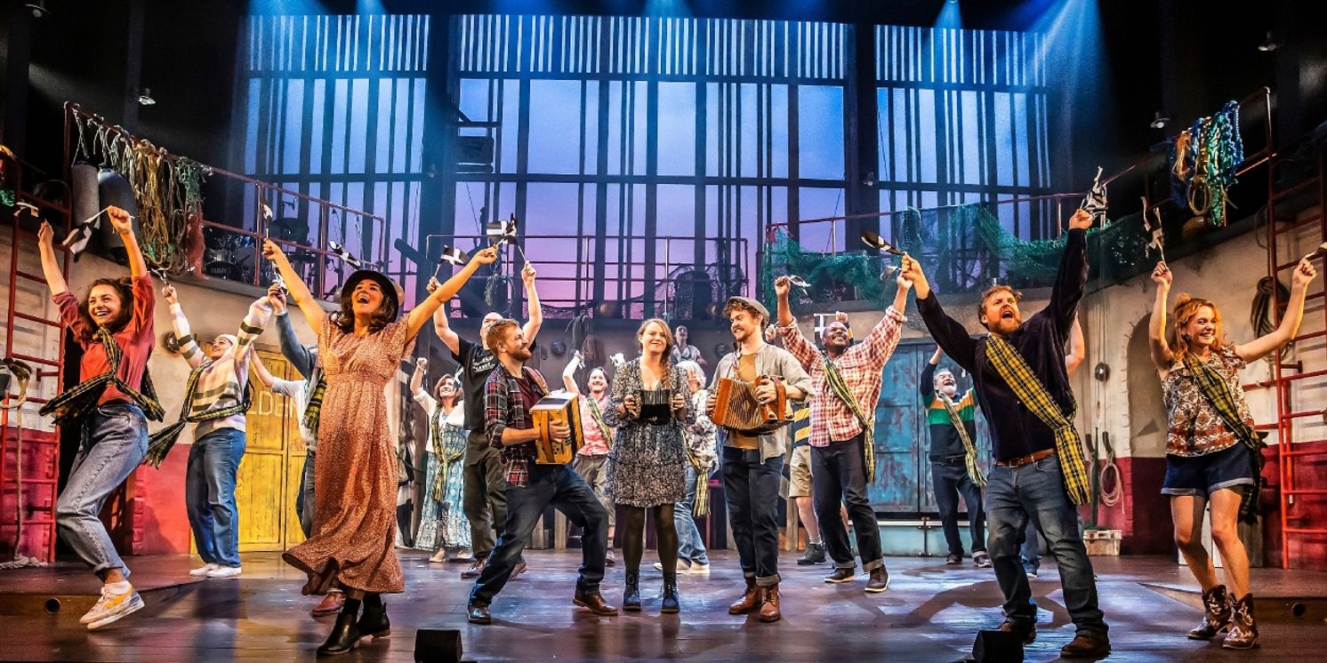 Review: FISHERMANS FRIENDS THE MUSICAL makes for a reel-ly fun night out  Image