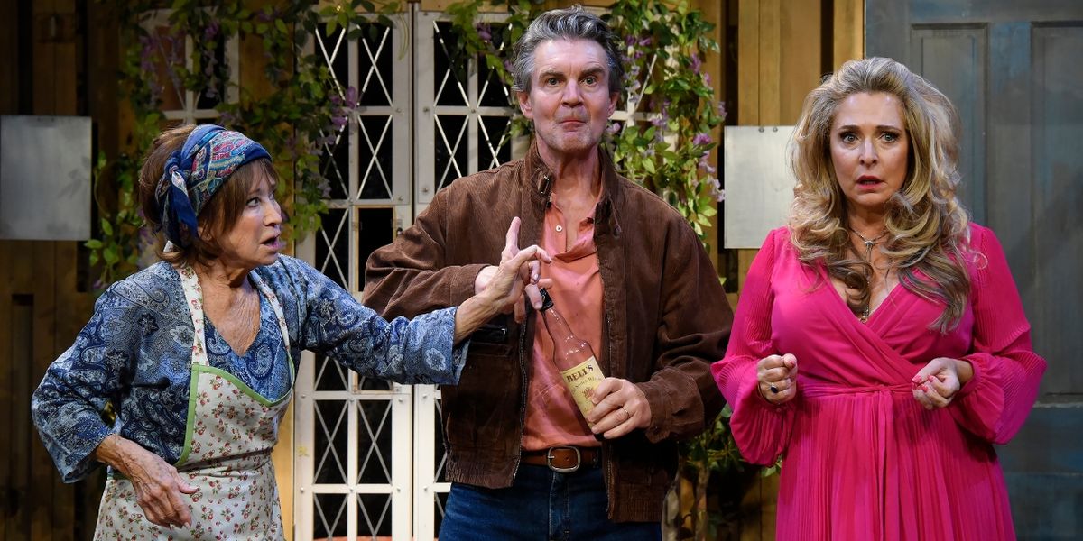 Review: NOISES OFF, Phoenix Theatre