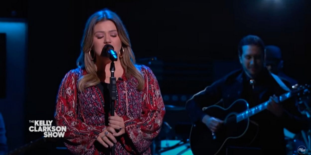 VIDEO: Kelly Clarkson Covers 'The Keeper of the Stars' Video