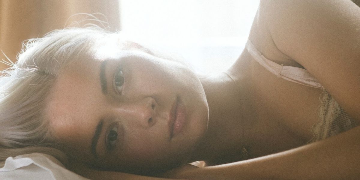 Nina Nesbitt Releases New Single 'No Time (For My Life to Suck)'