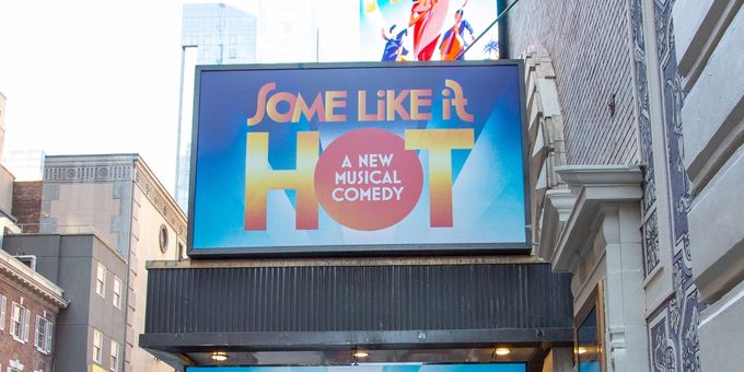 Video: On the Opening Night Red Carpet at SOME LIKE IT HOT