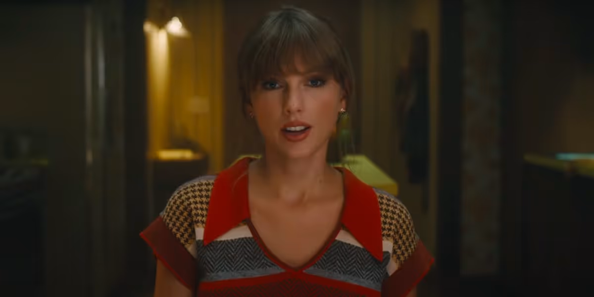 Taylor Swift Releases New Album 'Midnights'