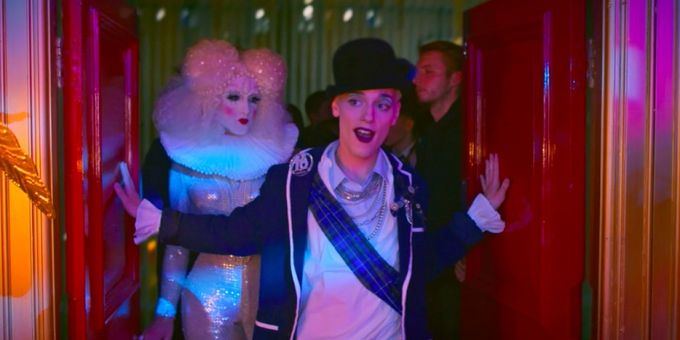 BWW EXCLUSIVE: Watch a New Clip From Amazon's EVERYBODY'S TALKING ABOUT JAMIE Movie