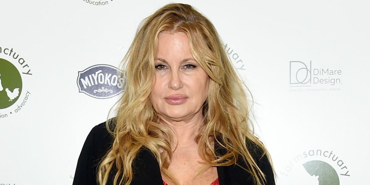 Jennifer Coolidge Wants to Return to Broadway