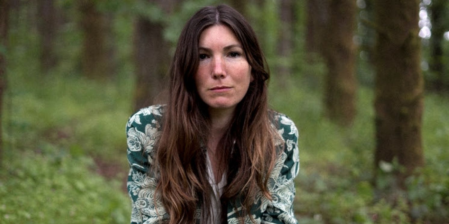 Anna Tivel Shares 'Black Umbrella' Single From Forthcoming Album 'Outsiders'  Image