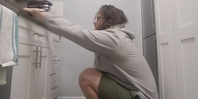 BWW Exclusive: Daily #MobilityMinute with Mark Fisher Fitness Trainer Harold Gibbons- Deep Squat Lat Stretch