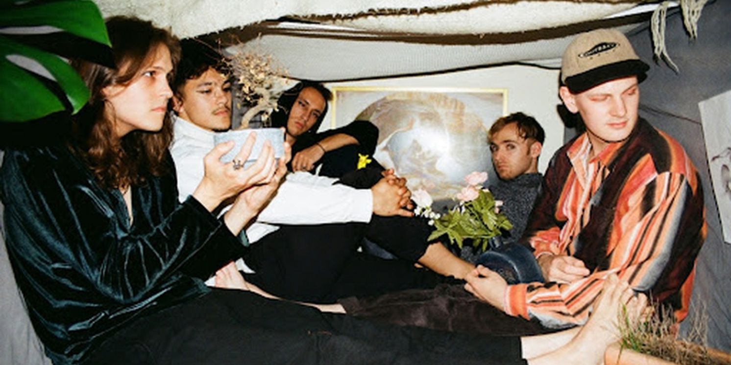 Sylvette Release Third Album 'Single Thread'  Image