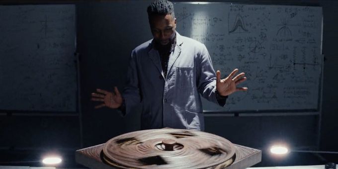 VIDEO: First Look at Leslie Odom Jr. and Jackie Hoffman in Netflix's GLASS ONION: A KNIVES OUT MYSTERY