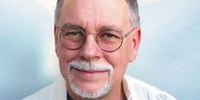 Gregory Maguire Talks 25th Anniversary Edition of the WICKED Novel, Dream Casts the W
