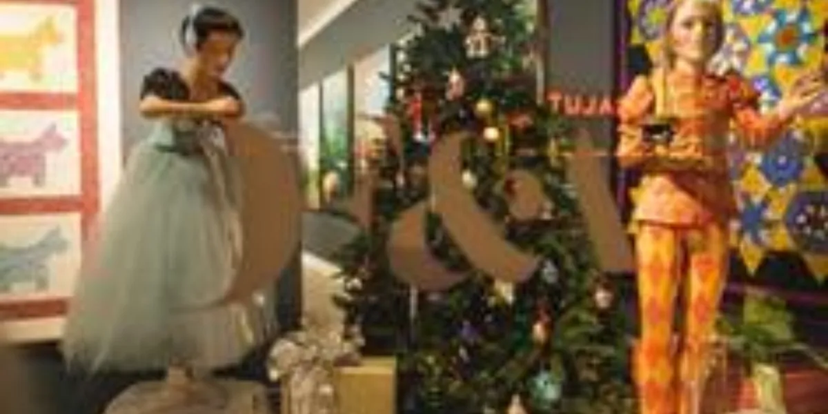 Iconic, Vintage Figurines From Dayton's Holiday Show on Display