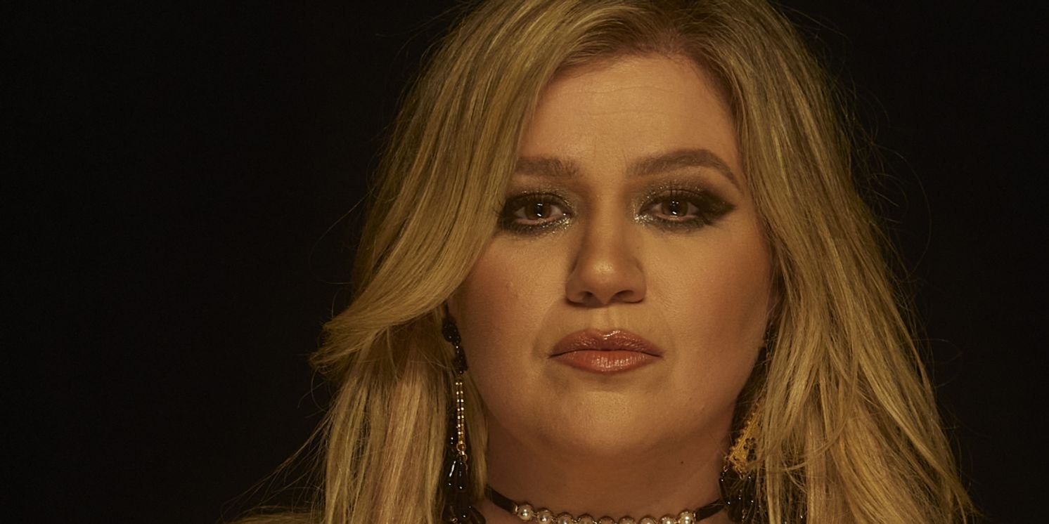 Kelly Clarkson Drops 'lighthouse' From 'Chemistry' Album  Image