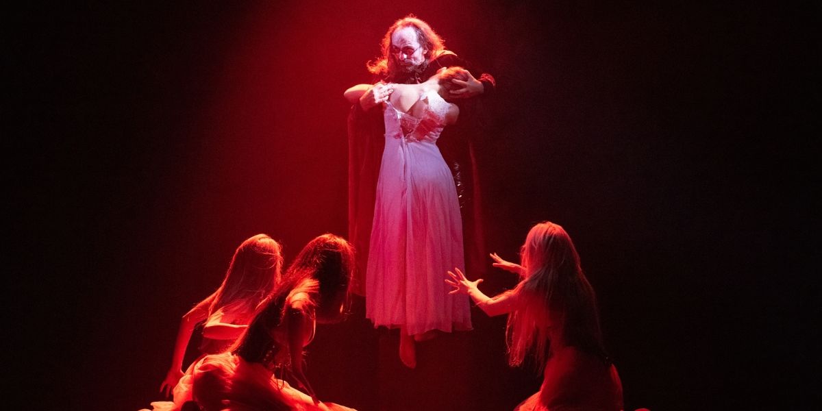 Review: DRACULA at Synetic Theatre