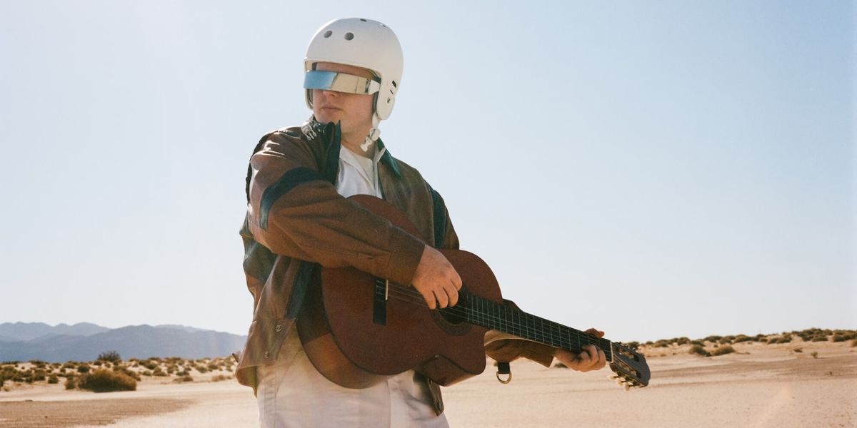 Tommy Newport Shares New Single 'Tongue & Cheek'