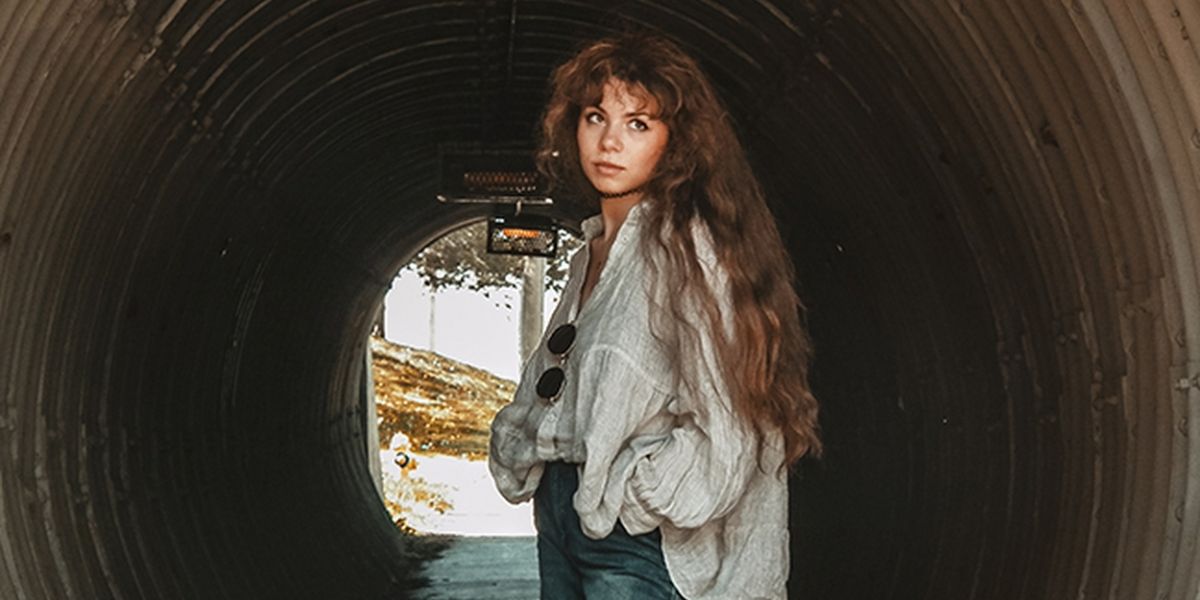 Francesca Panetta Releases New Single 'So Few Words (love letter)'