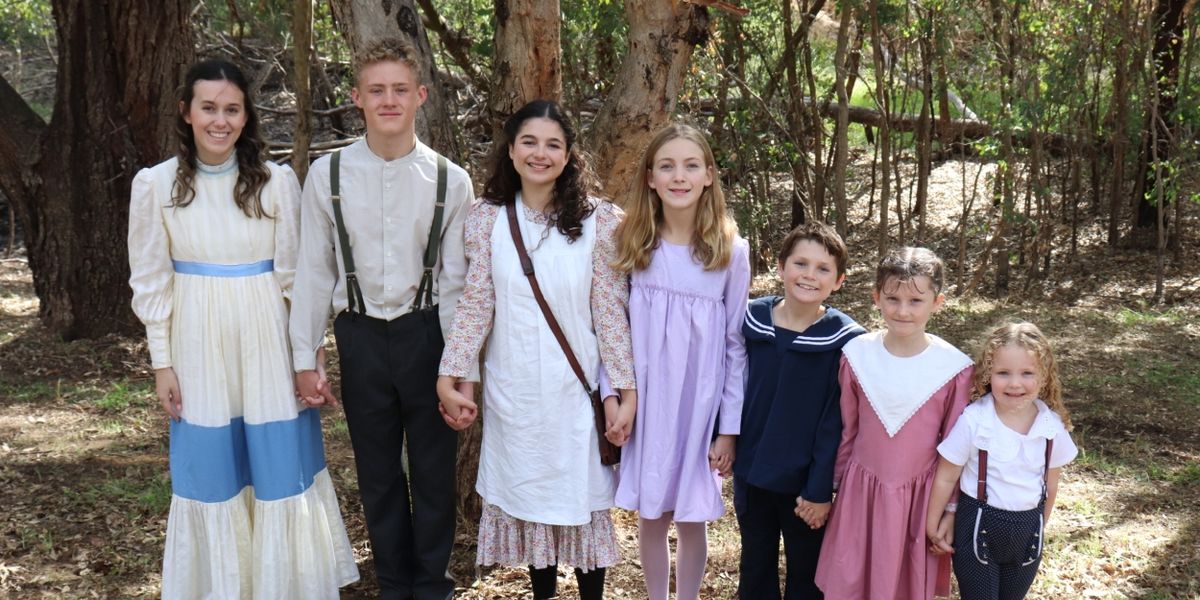 SEVEN LITTLE AUSTRALIANS Comes to Stirling Theatre in July