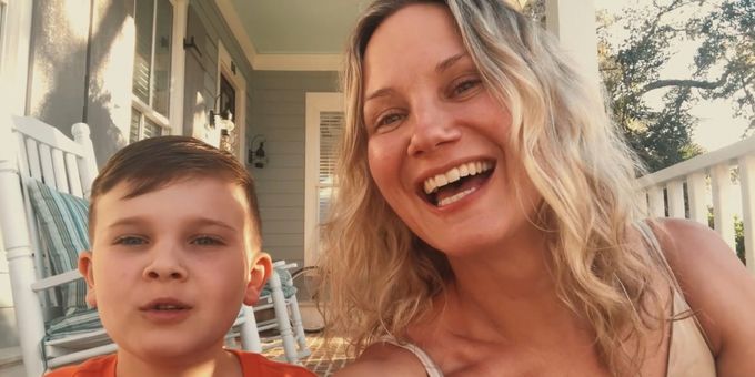 VIDEO: Jennifer Nettles and Alex Lacamoire Team Up for 'Tomorrow' Cover