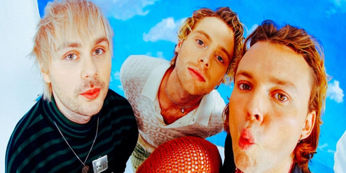 5 Seconds of Summer '5SOS5' Debuts #2 on Billboard 200