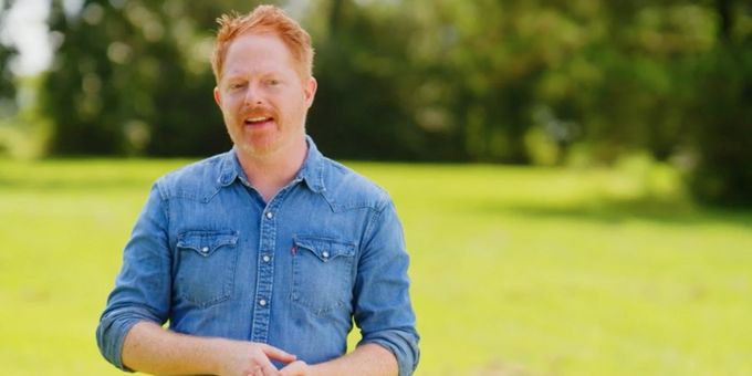 BWW Exclusive: Jesse Tyler Ferguson Brings Theatrical Flair to SECRET CELEBRITY RENOVATION!