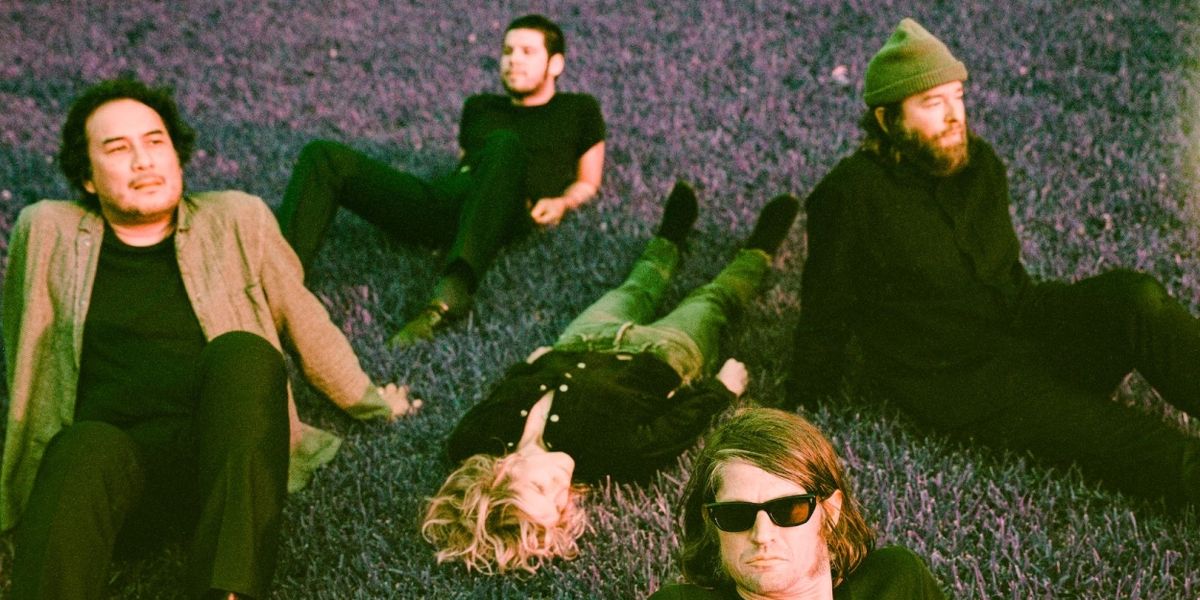 The Black Angels Share 'Empires Falling'