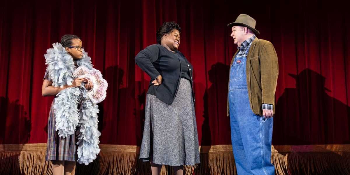 Review: WHITE CHRISTMAS at Fulton Theatre
