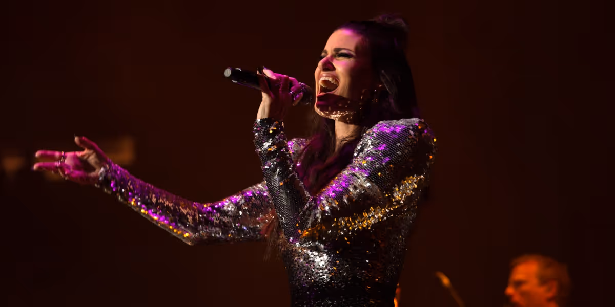 Review Roundup: Idina Menzel's WHICH WAY TO THE STAGE? Documentary Comes to Disney+