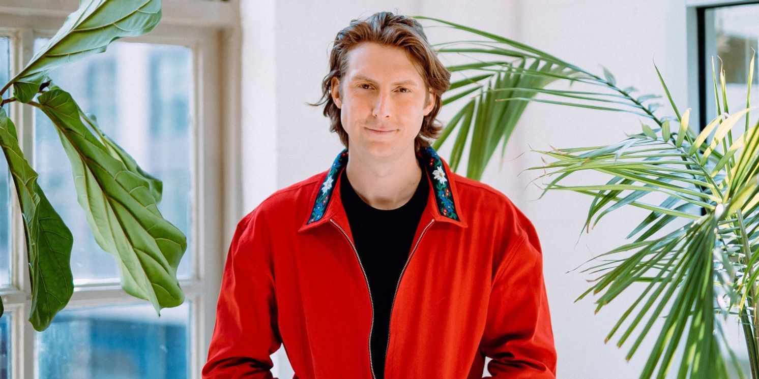 Eric Hutchinson Releases 6-Song EP 'SING ALONG!'  Image