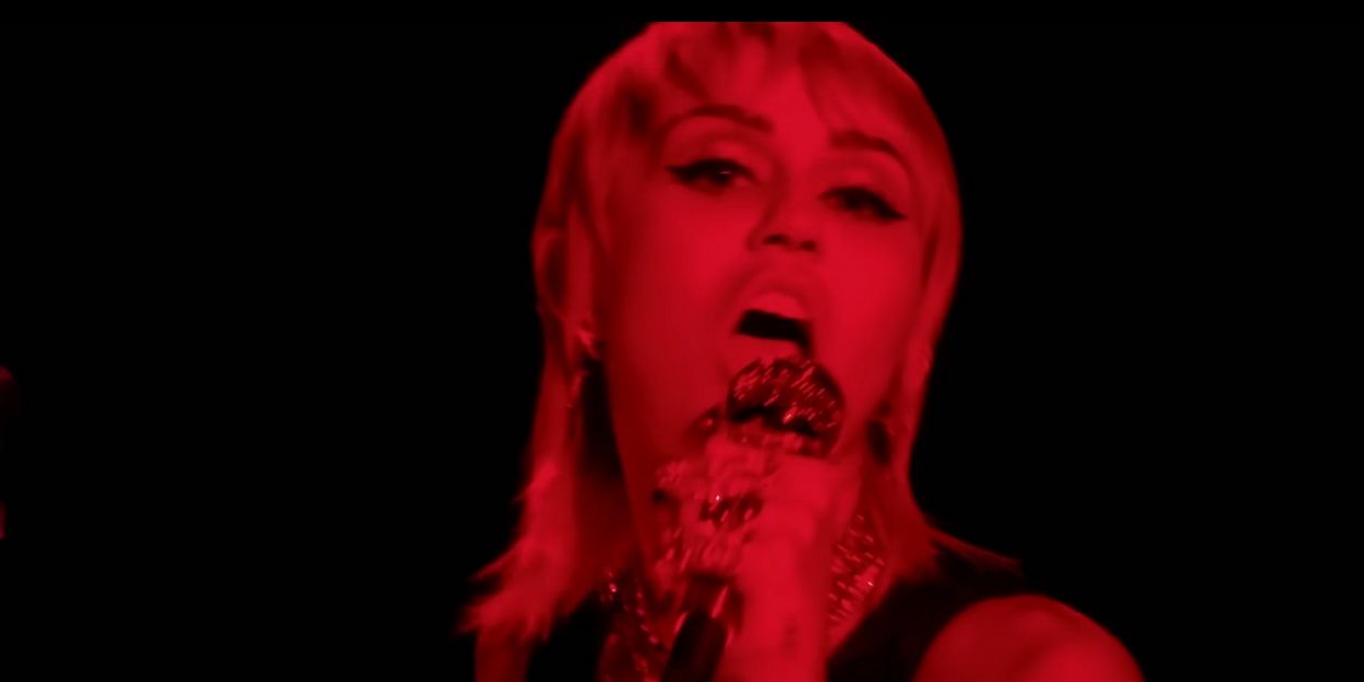 VIDEO: Miley Cyrus Performs 'Midnight Sky' at the 2020 VMAs Video