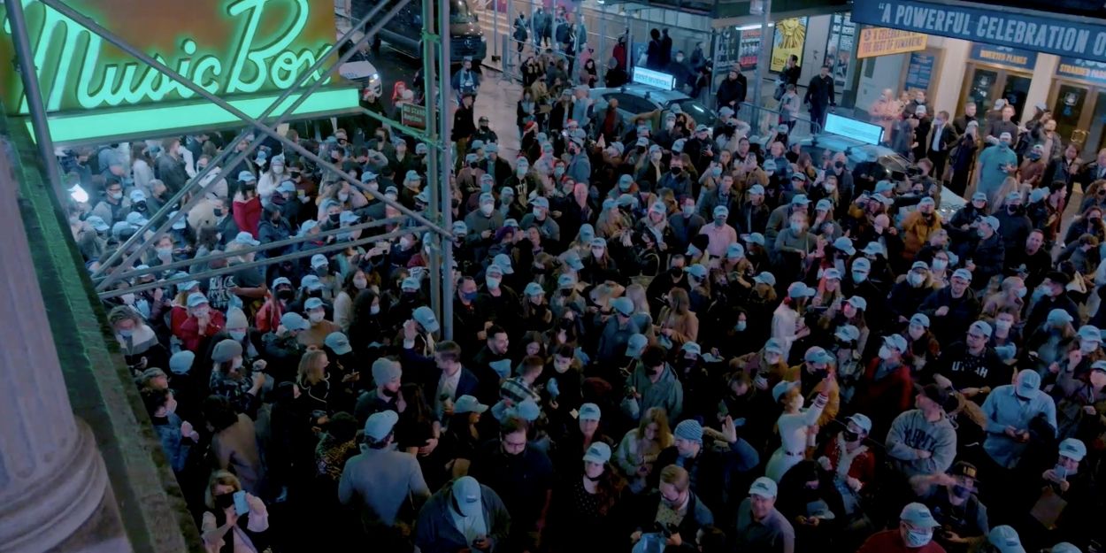 VIDEO: Watch DEAR EVAN HANSEN Fans Flood the Streets on Reopening Night! Video