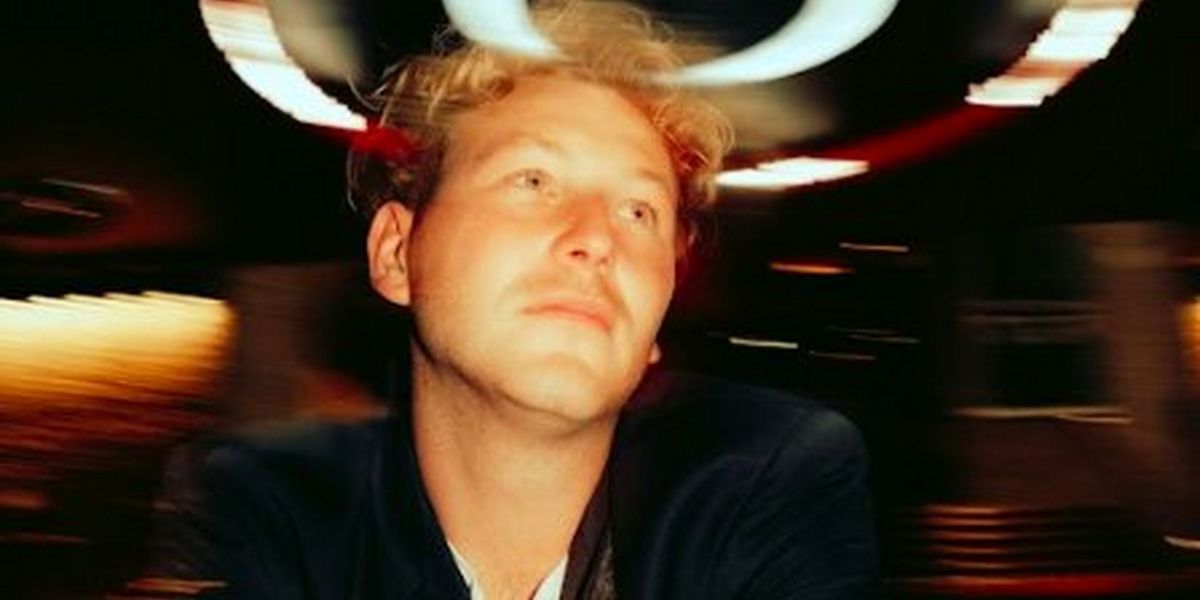 HARRY MARSHALL Launches New Era With Alt-Pop Anthem 'JE T'ADORE'