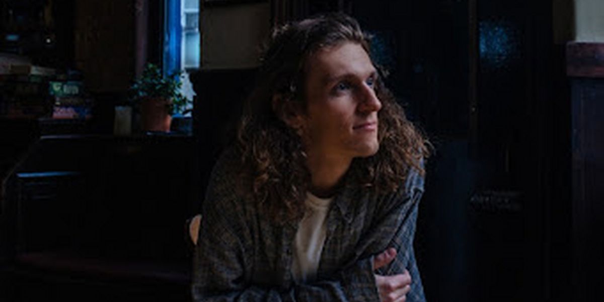 Louis Cope Reveals 'Hannah's Got A Way' Live Session Single