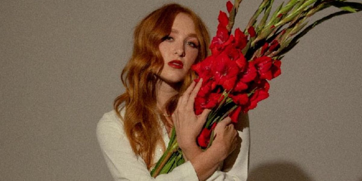 BELLA WHITE Announces New Album 'Among Other Things'