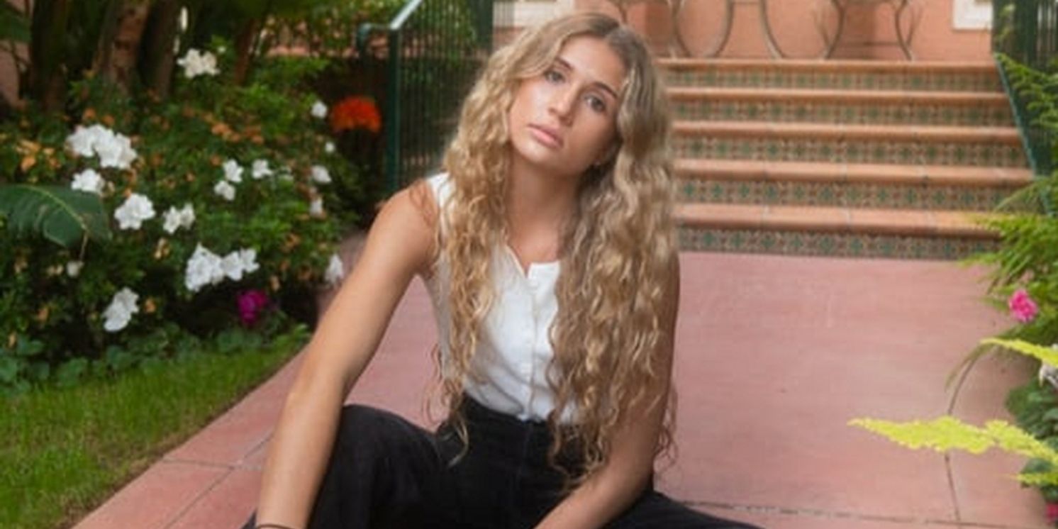 Ashley Elle Drops New Single 'Heavy, Heavy, Heavy'  Image