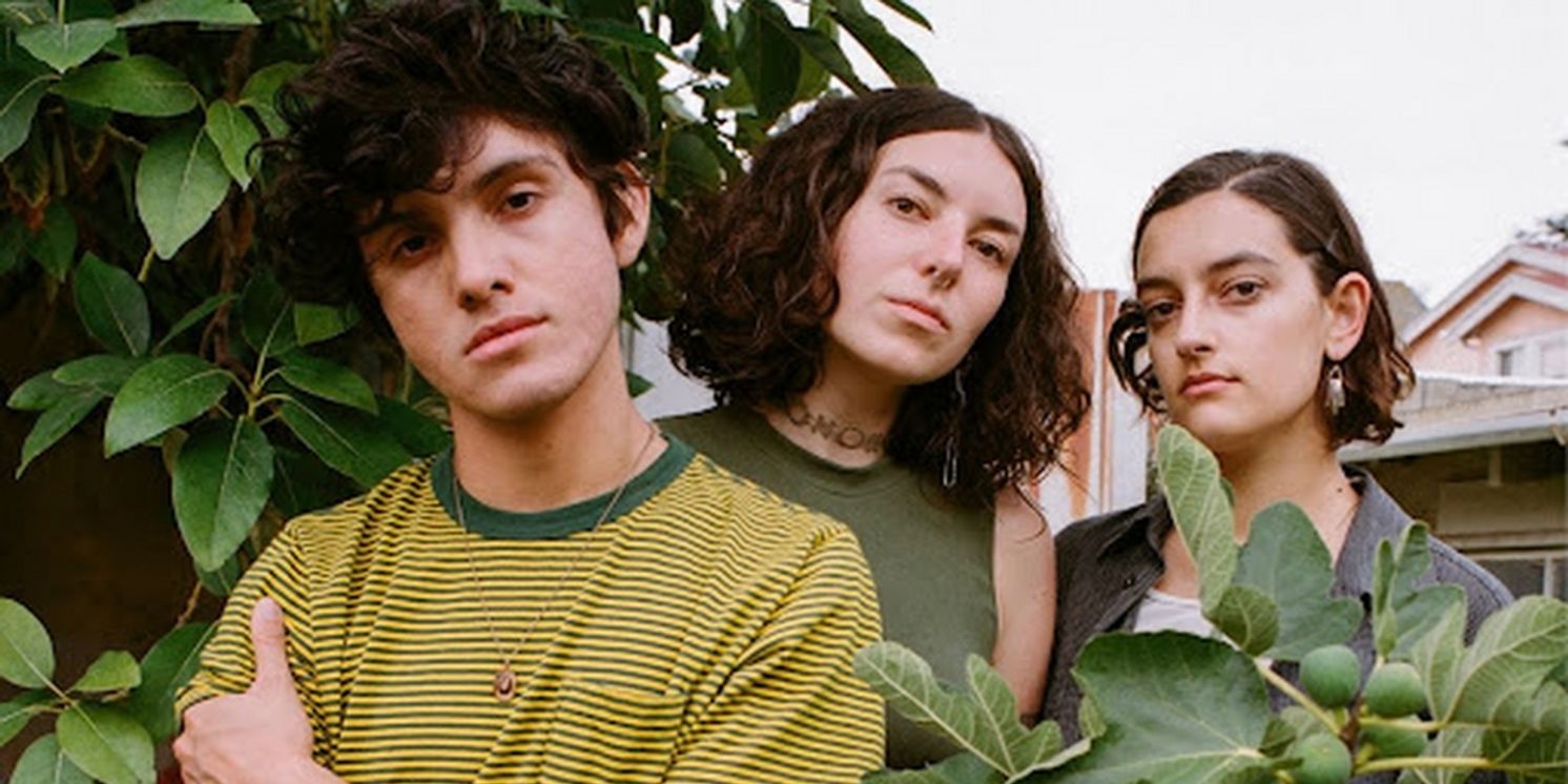 Gal Pal Share New Single 'Mirror'  Image