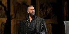 Baritone Etienne Dupuis Brings His 'Je Ne Sais Quoi' to DON CARLOS at the Met