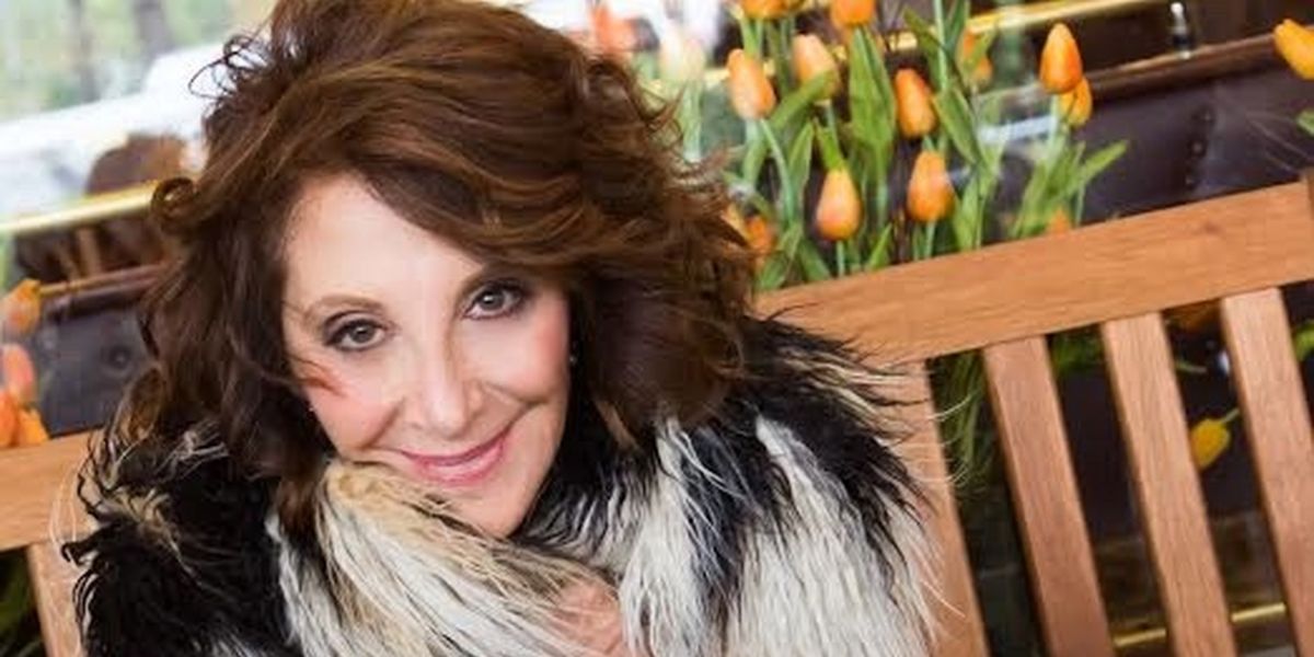 Listen: Andrea Martin & Julie Taymor Join AND THE AWARD GOES TO… Season 3 Premiere Episodes