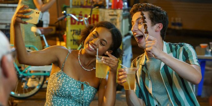 Video: Andrew Barth Feldman & Morgan Dudley Star in A TOURIST'S GUIDE TO LOVE Netflix Film Trailer